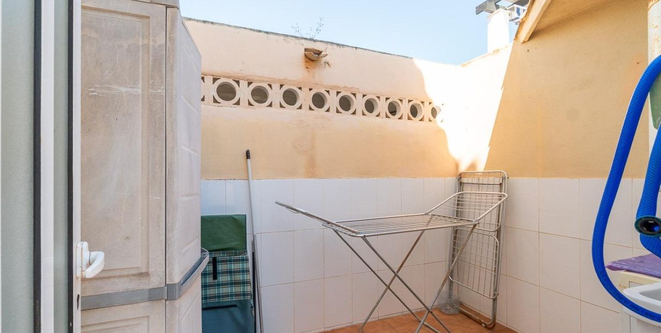 Resale - Villa -
Torrevieja - Cala de cabo cervera