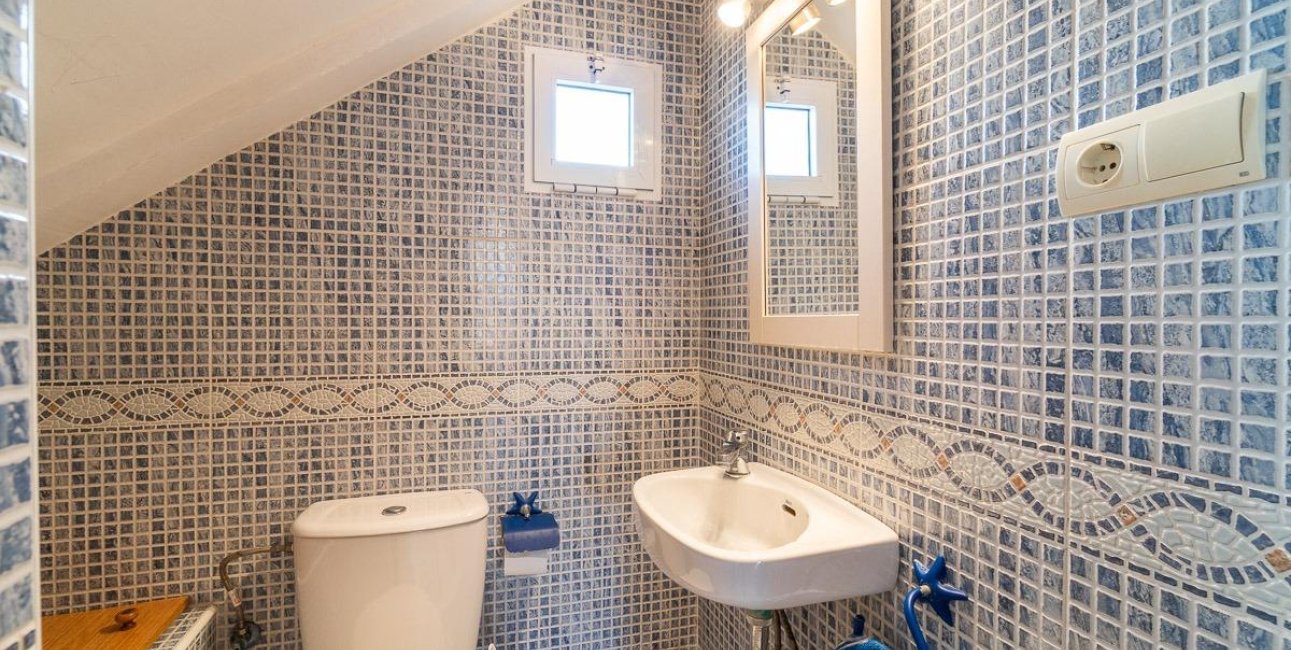 Resale - Villa -
Torrevieja - Cala de cabo cervera