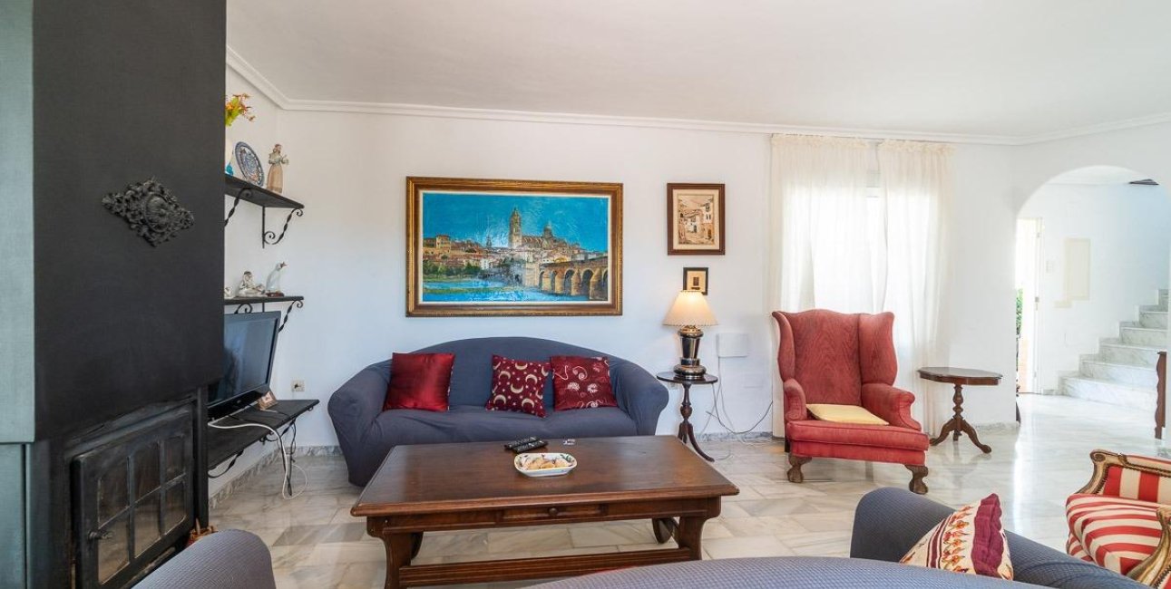 Resale - Villa -
Torrevieja - Cala de cabo cervera