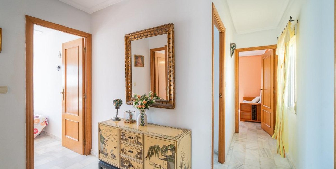 Resale - Villa -
Torrevieja - Cala de cabo cervera