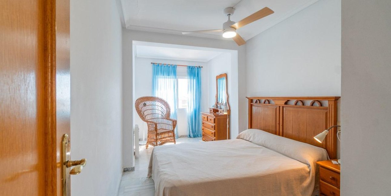 Resale - Villa -
Torrevieja - Cala de cabo cervera