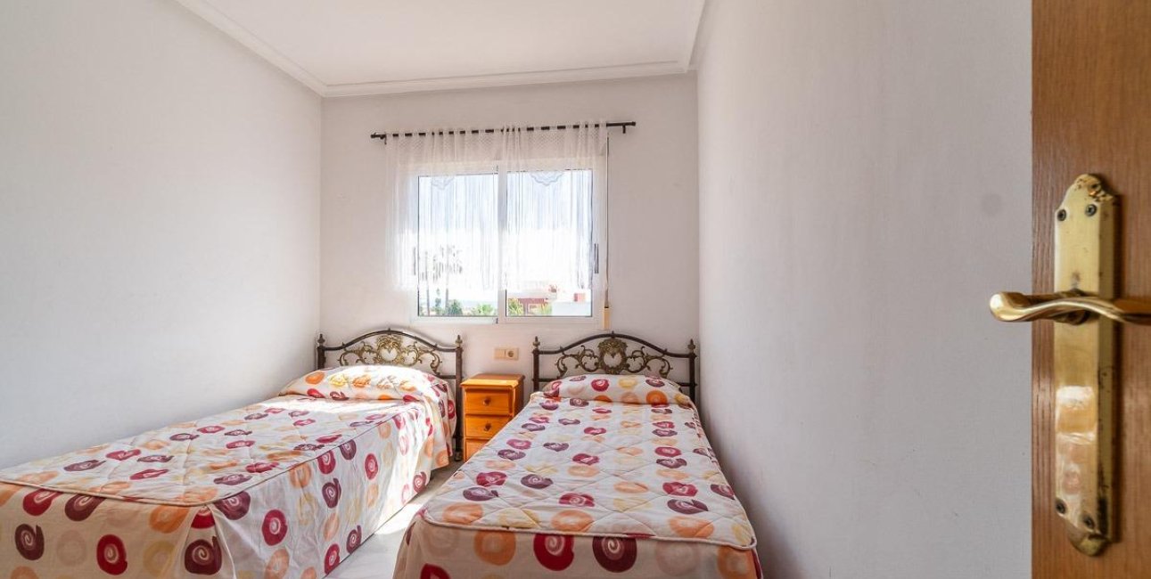 Resale - Villa -
Torrevieja - Cala de cabo cervera