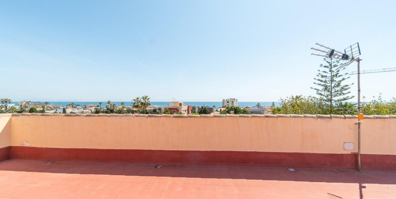 Resale - Villa -
Torrevieja - Cala de cabo cervera