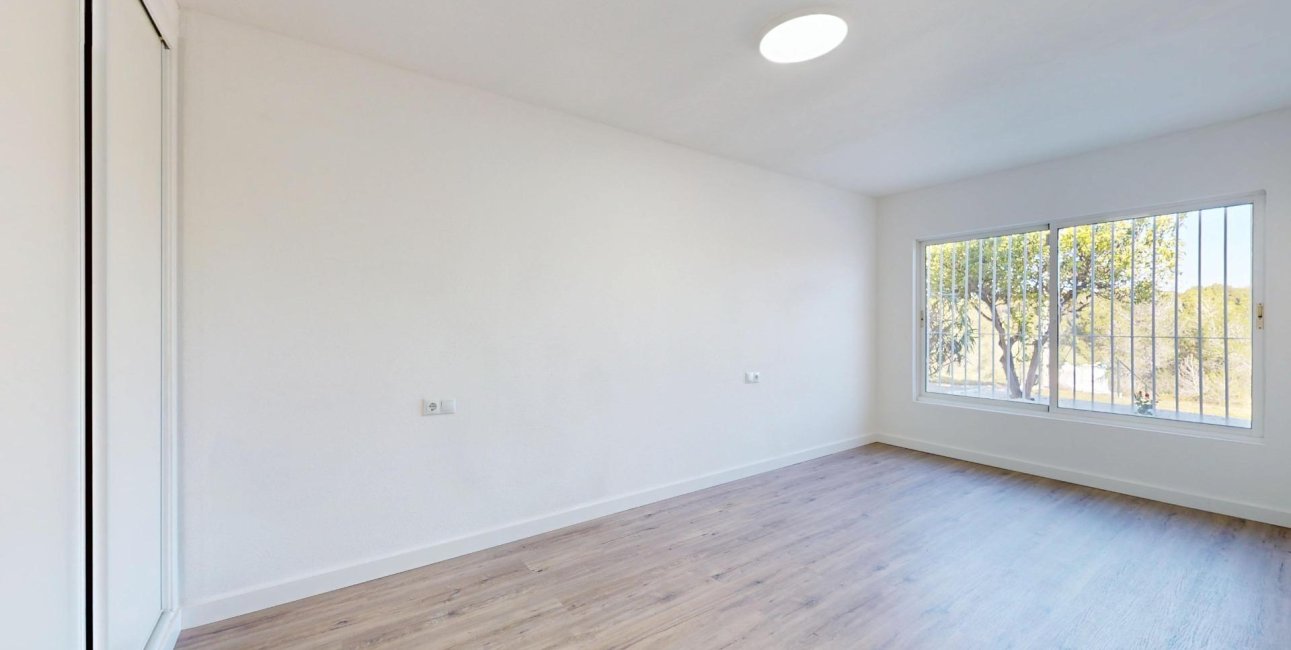 Rynek wtórny - Bungalowy -
Orihuela Costa - Villamartín-Las Filipinas