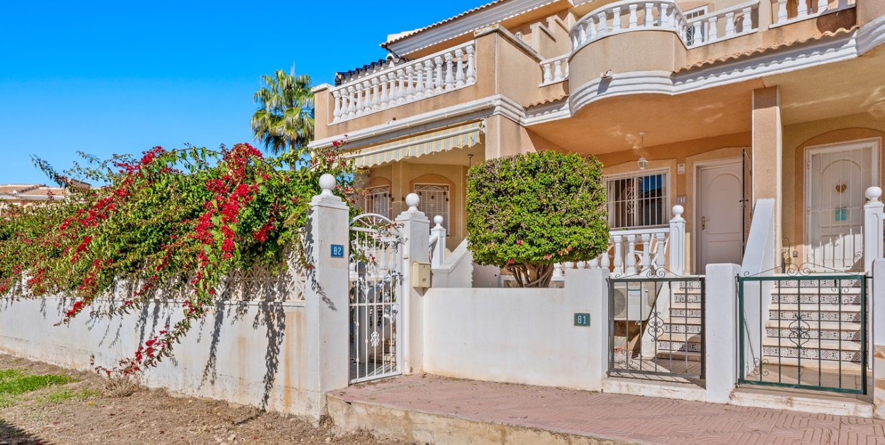 Resale - Townhouse -
Ciudad Quesada - Doña Pepa