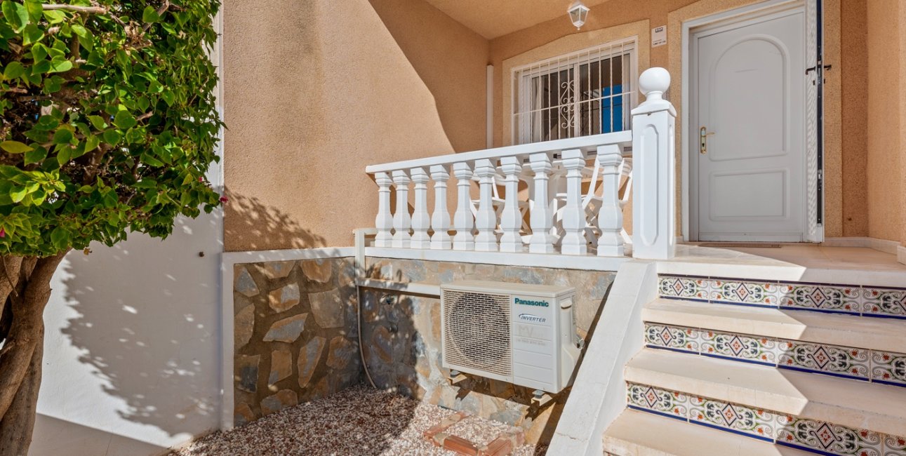 Resale - Townhouse -
Ciudad Quesada - Doña Pepa