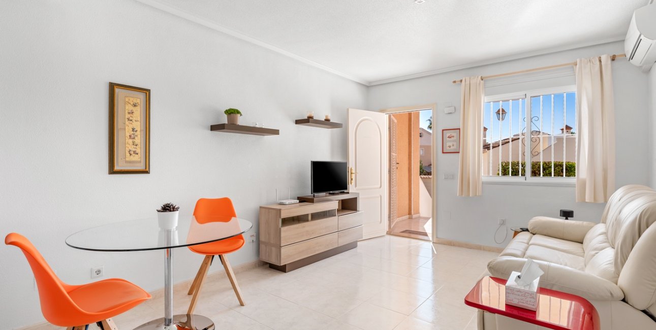 Resale - Townhouse -
Ciudad Quesada - Doña Pepa