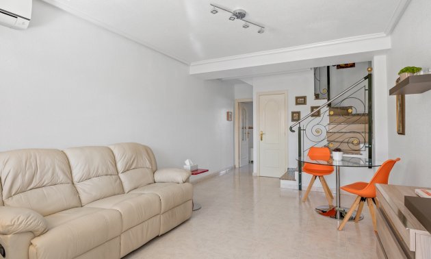 Resale - Townhouse -
Ciudad Quesada - Doña Pepa