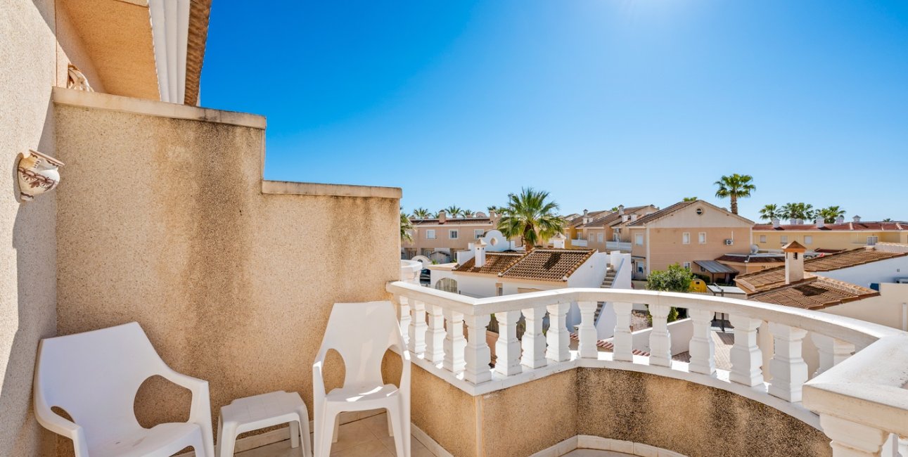 Resale - Townhouse -
Ciudad Quesada - Doña Pepa