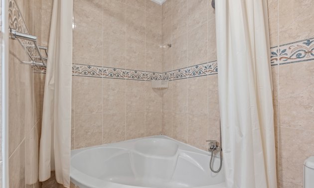 Resale - Townhouse -
Ciudad Quesada - Doña Pepa