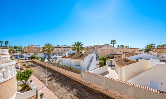 Resale - Townhouse -
Ciudad Quesada - Doña Pepa