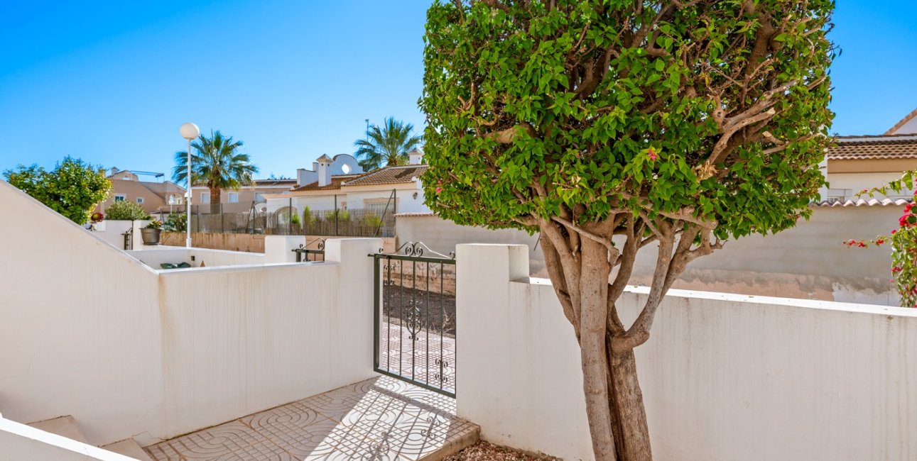 Resale - Townhouse -
Ciudad Quesada - Doña Pepa