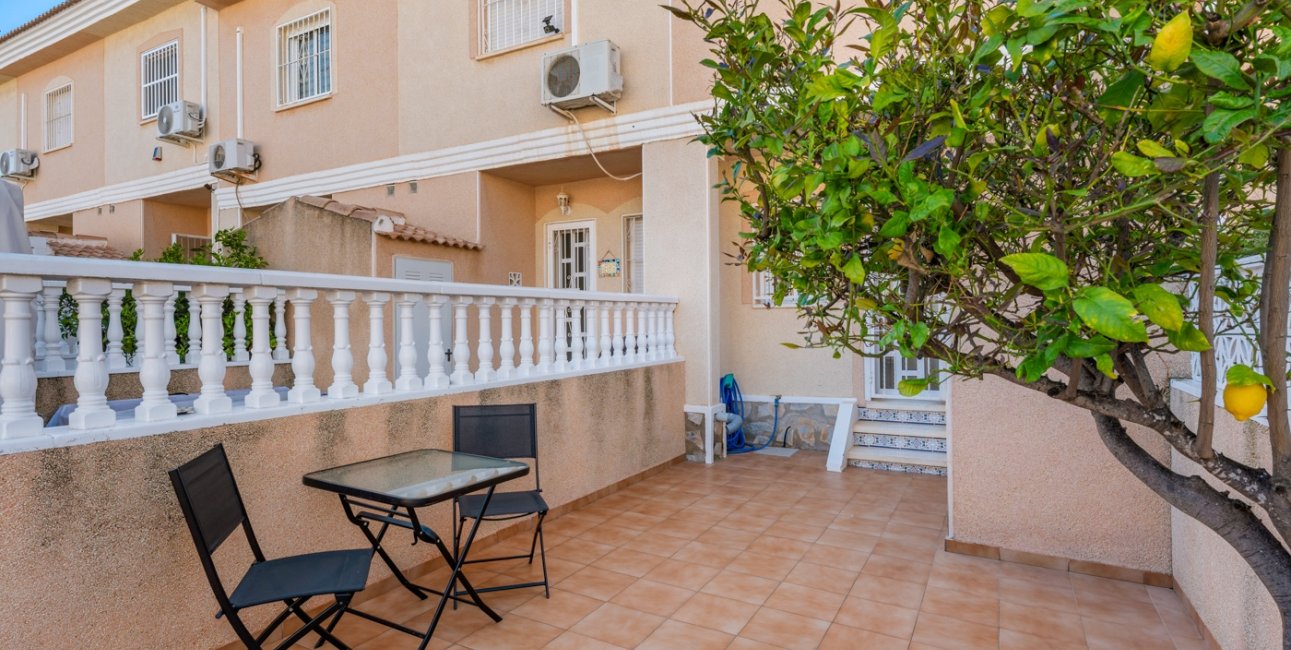 Resale - Townhouse -
Ciudad Quesada - Doña Pepa