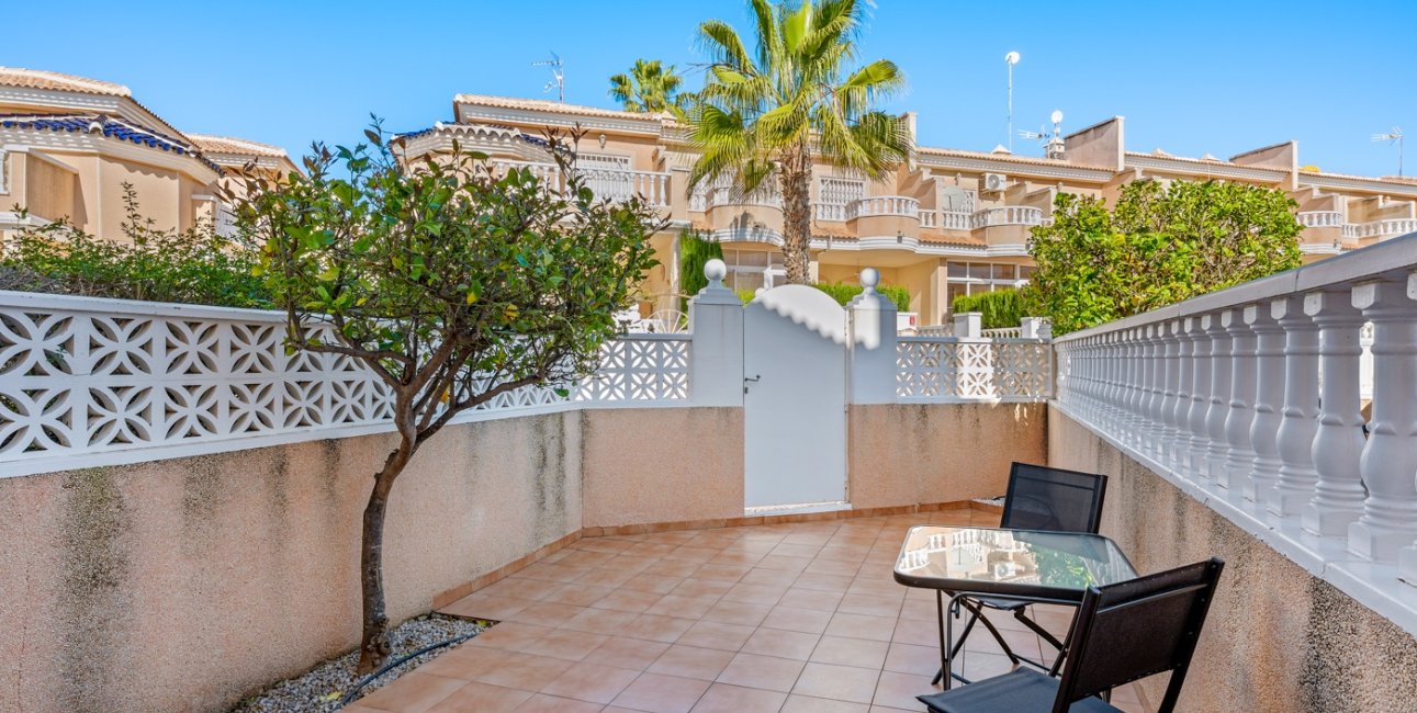 Resale - Townhouse -
Ciudad Quesada - Doña Pepa