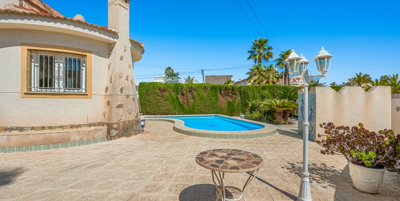 Resale - Villa -
Ciudad Quesada - Ciudad Quesada - Town