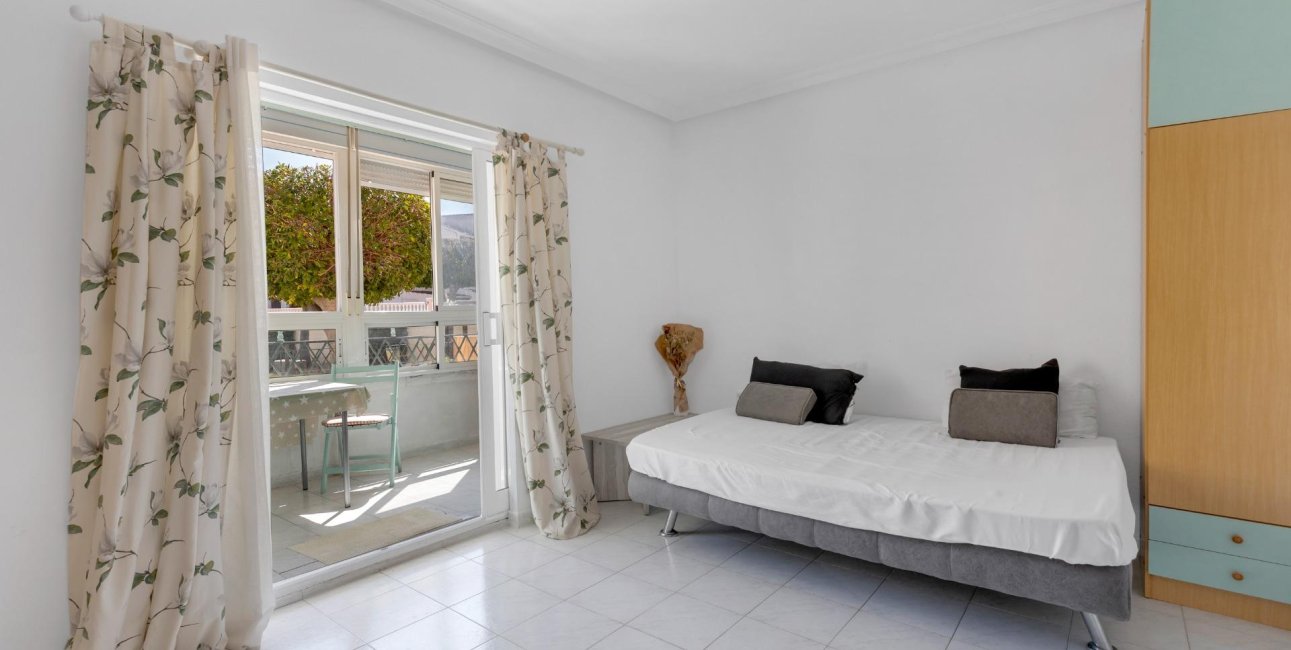 Rynek wtórny - Mieszkanie  -
Torrevieja - La Mata