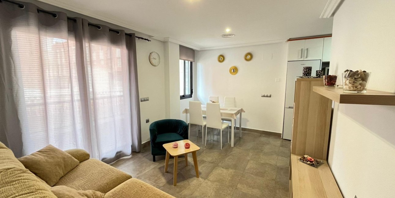 Resale - Apartment / flat -
Torrevieja - La Mata