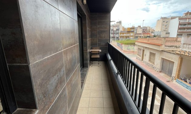 Resale - Apartment / flat -
Torrevieja - La Mata