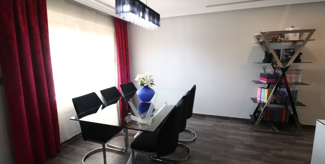 Resale - Townhouse -
Redovan - Redovan - Town