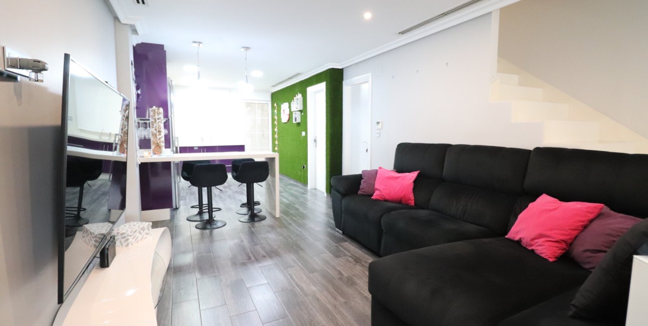 Resale - Townhouse -
Redovan - Redovan - Town