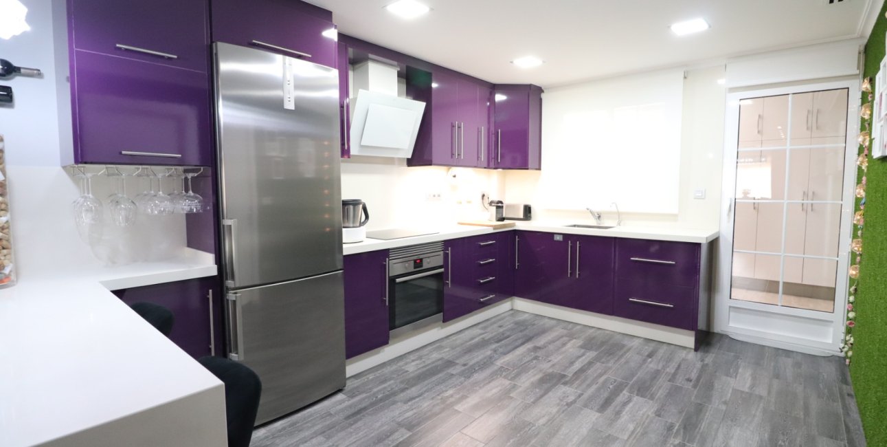 Resale - Townhouse -
Redovan - Redovan - Town