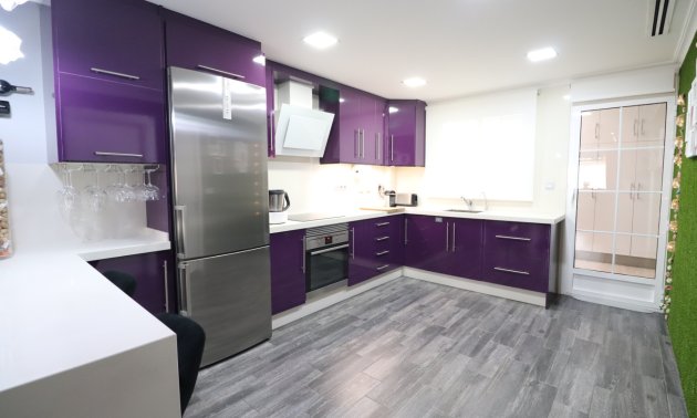 Resale - Townhouse -
Redovan - Redovan - Town