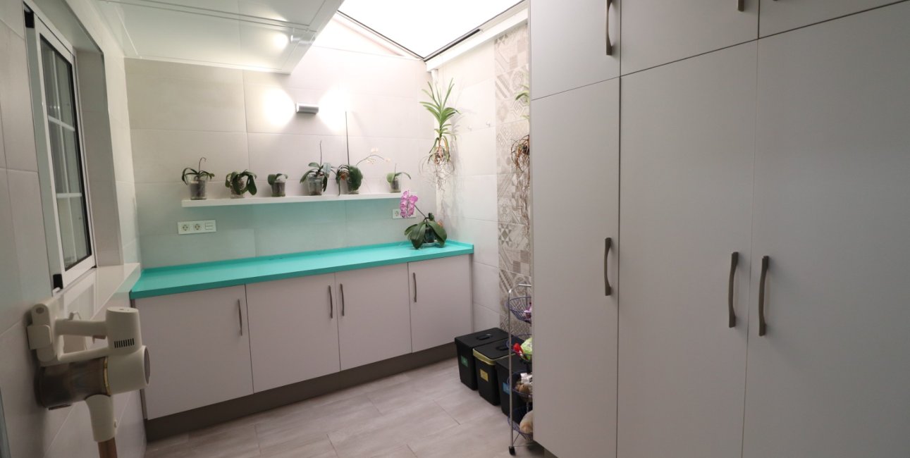 Resale - Townhouse -
Redovan - Redovan - Town