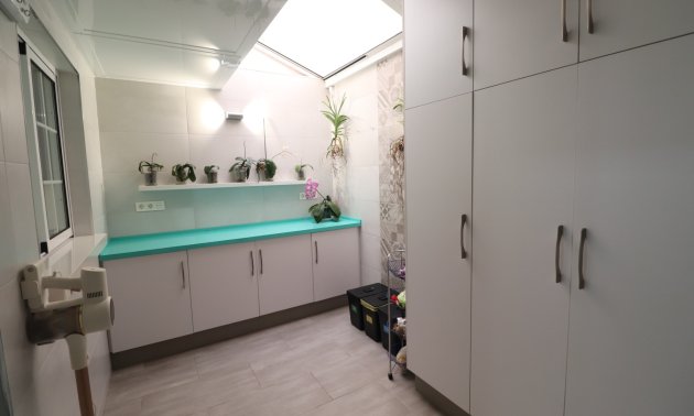 Resale - Townhouse -
Redovan - Redovan - Town