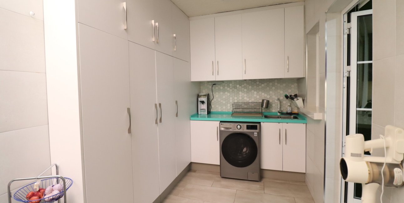 Resale - Townhouse -
Redovan - Redovan - Town