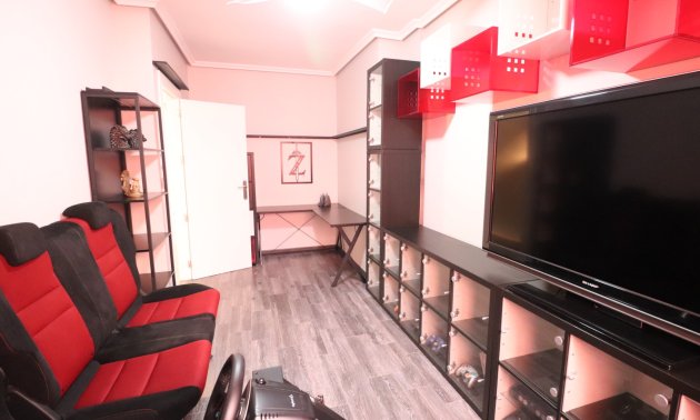 Resale - Townhouse -
Redovan - Redovan - Town