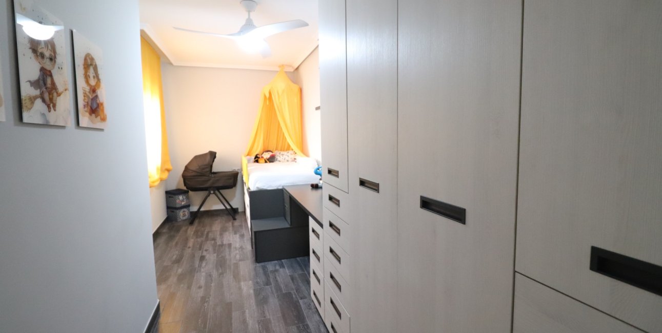 Resale - Townhouse -
Redovan - Redovan - Town