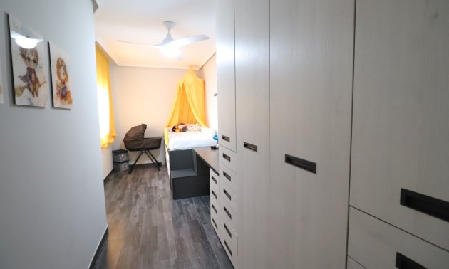 Resale - Townhouse -
Redovan - Redovan - Town