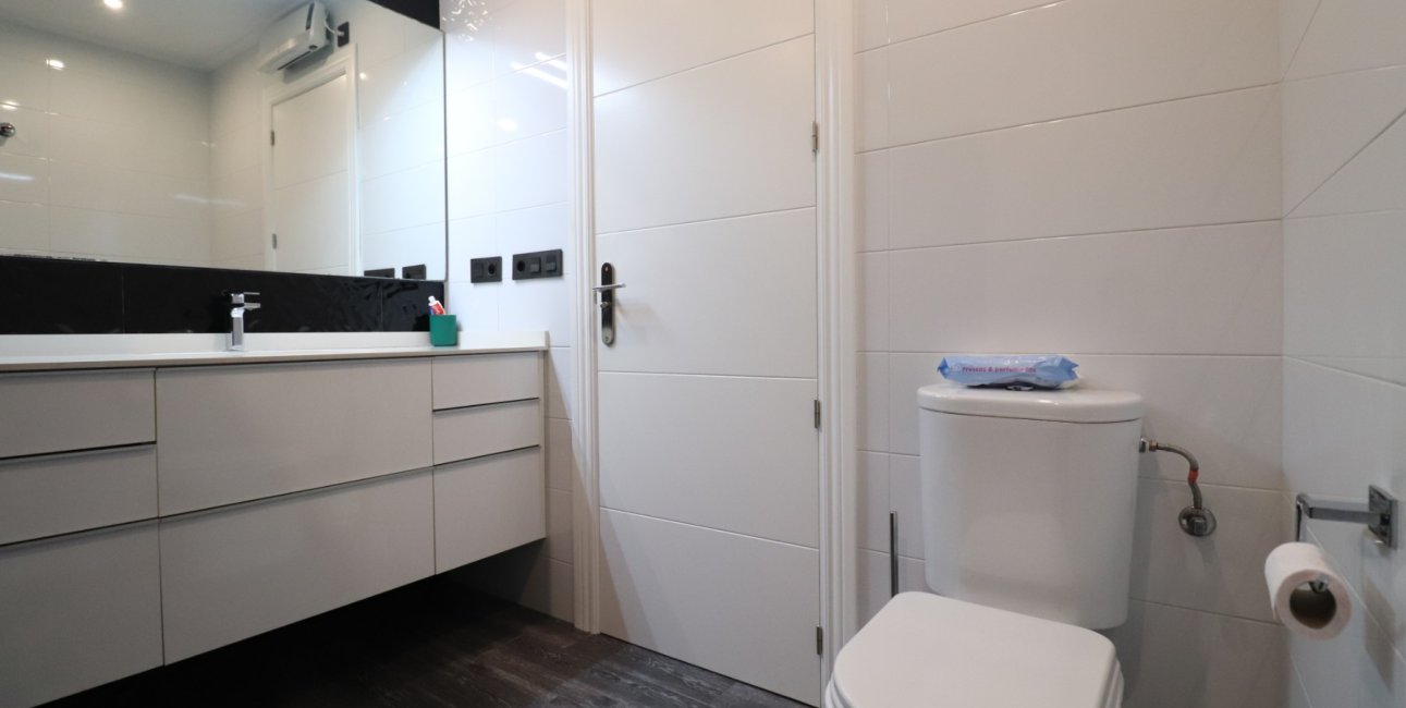 Resale - Townhouse -
Redovan - Redovan - Town