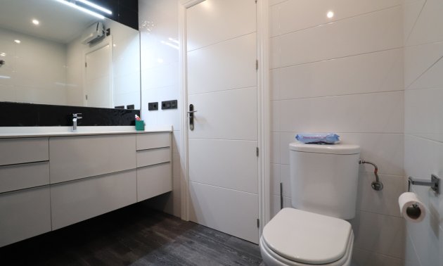 Resale - Townhouse -
Redovan - Redovan - Town