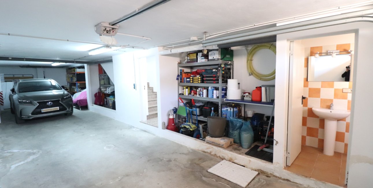 Resale - Townhouse -
Redovan - Redovan - Town