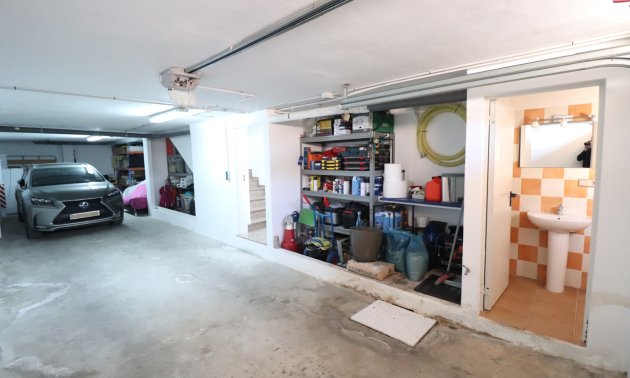 Resale - Townhouse -
Redovan - Redovan - Town