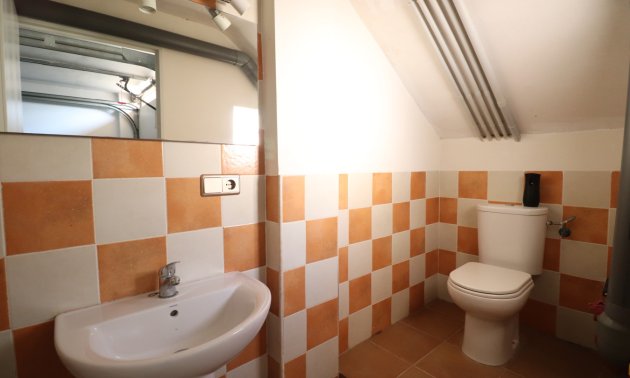 Resale - Townhouse -
Redovan - Redovan - Town