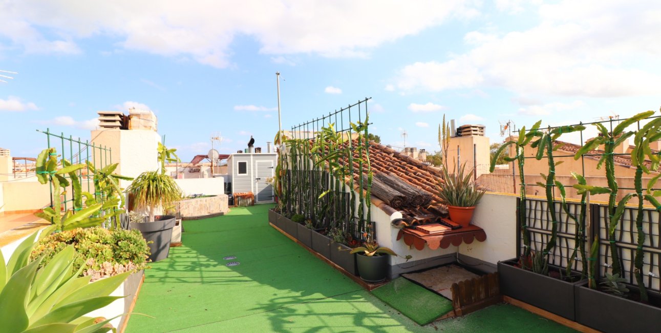 Resale - Townhouse -
Redovan - Redovan - Town