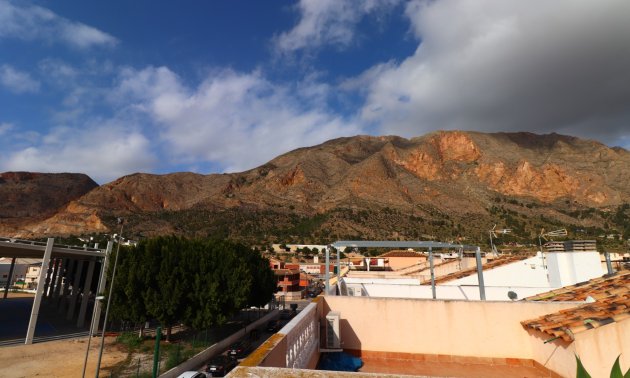 Resale - Townhouse -
Redovan - Redovan - Town