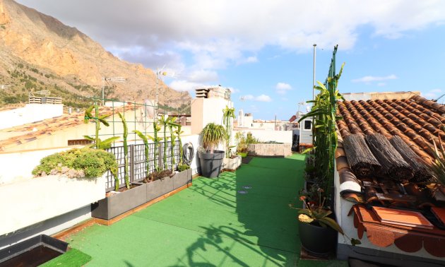 Resale - Townhouse -
Redovan - Redovan - Town