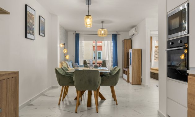 Reventa - Apartamento / piso -
Torrevieja - Playa Del Cura