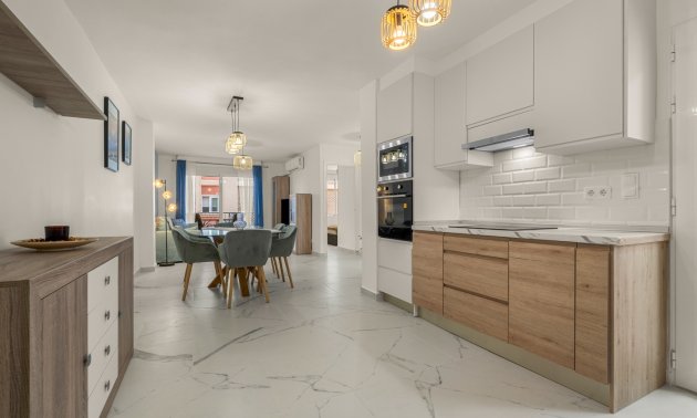 Reventa - Apartamento / piso -
Torrevieja - Playa Del Cura