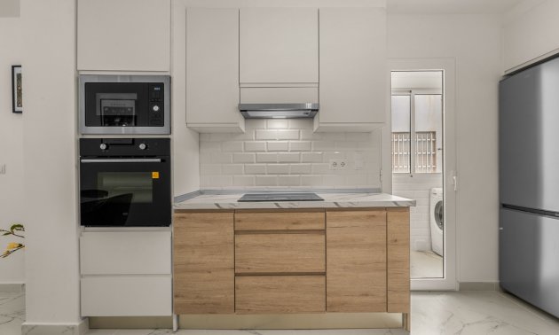 Reventa - Apartamento / piso -
Torrevieja - Playa Del Cura