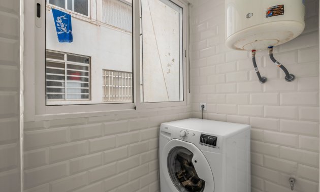 Reventa - Apartamento / piso -
Torrevieja - Playa Del Cura