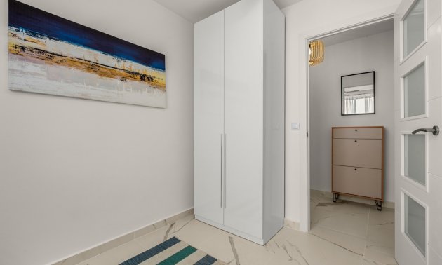 Reventa - Apartamento / piso -
Torrevieja - Playa Del Cura