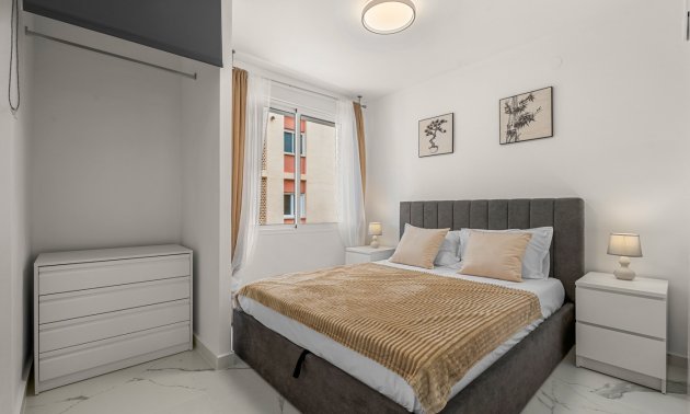 Reventa - Apartamento / piso -
Torrevieja - Playa Del Cura