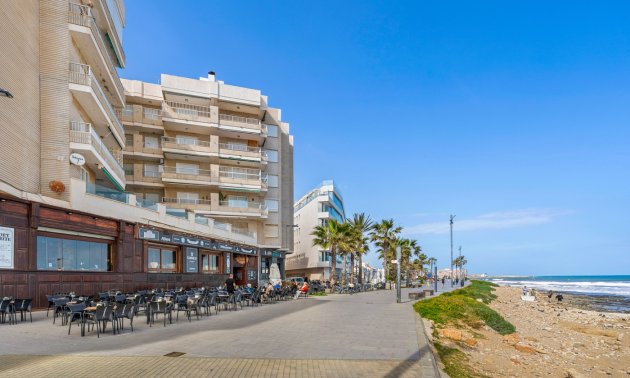 Reventa - Apartamento / piso -
Torrevieja - Playa Del Cura