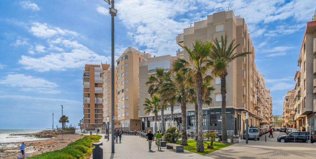 Reventa - Apartamento / piso -
Torrevieja - Playa Del Cura