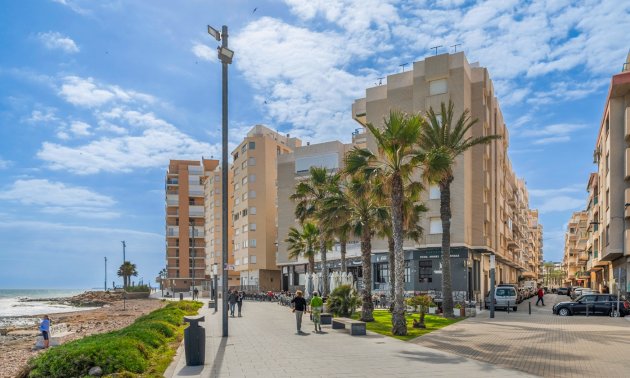 Reventa - Apartamento / piso -
Torrevieja - Playa Del Cura