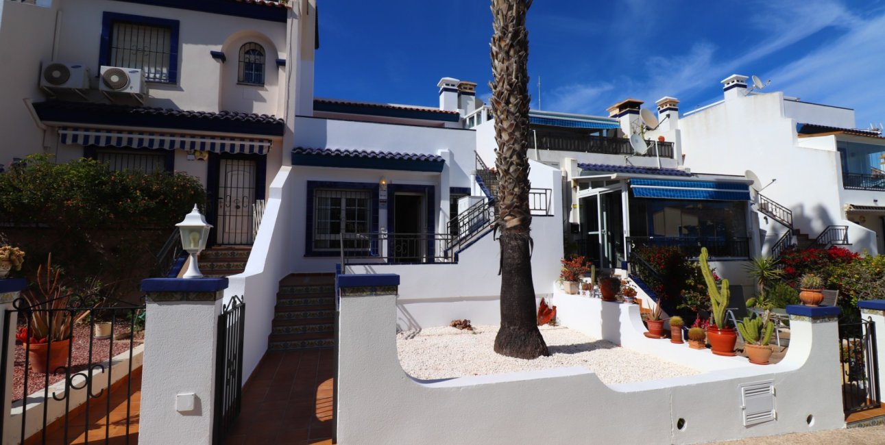 Resale - Bungalow -
Orihuela Costa - Villamartin